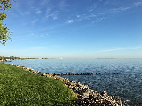 271' Lake Erie Frontage