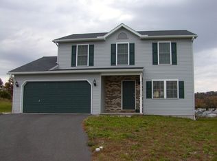 210 Crystal Cir, Birdsboro, PA 19508