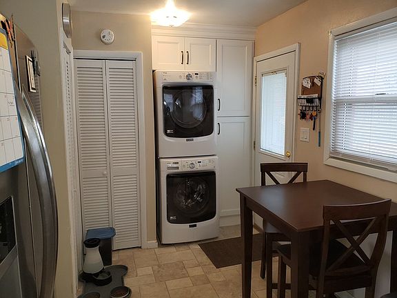 5th image of 325 Byron Ct