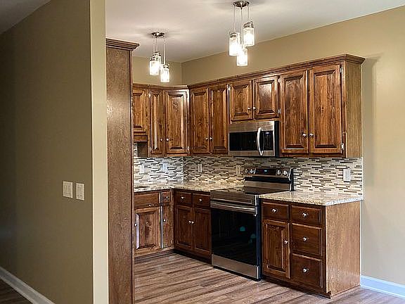 4th image of 108 Garet Way