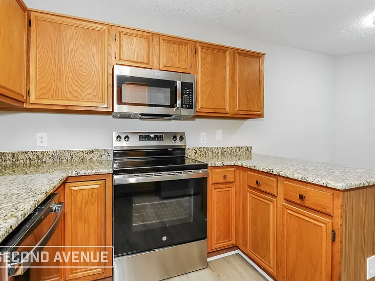 3704 Garden Springs Dr — Photo 3