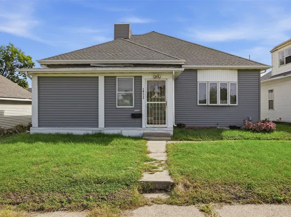 1811 3rd St SW, Cedar Rapids, IA 52404