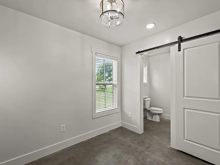 705A Jefferson St — Photo 14