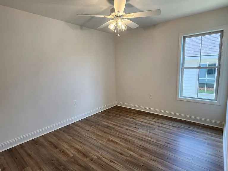 4049 Collier Ln — Photo 6