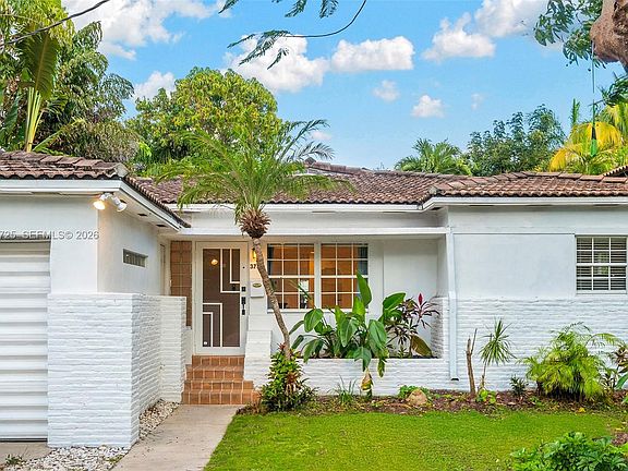 4th image of 3755 Royal Palm Ave