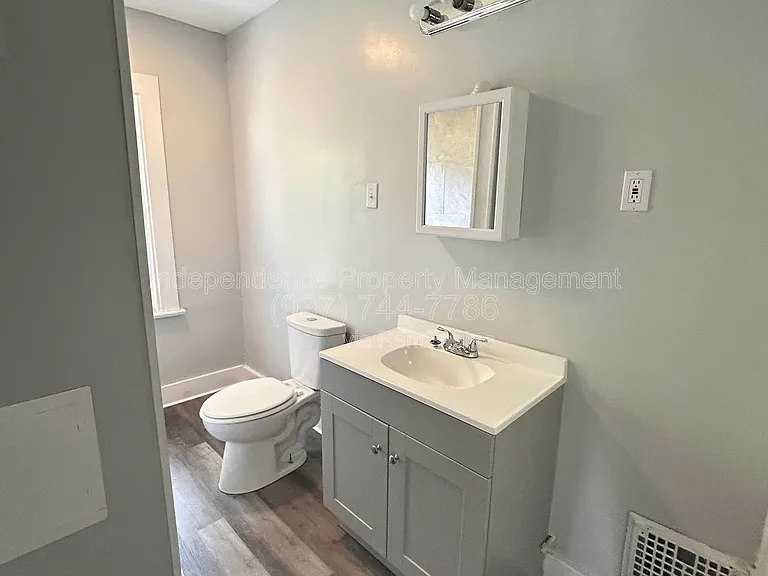 951 Ferndale Ave — Photo 10