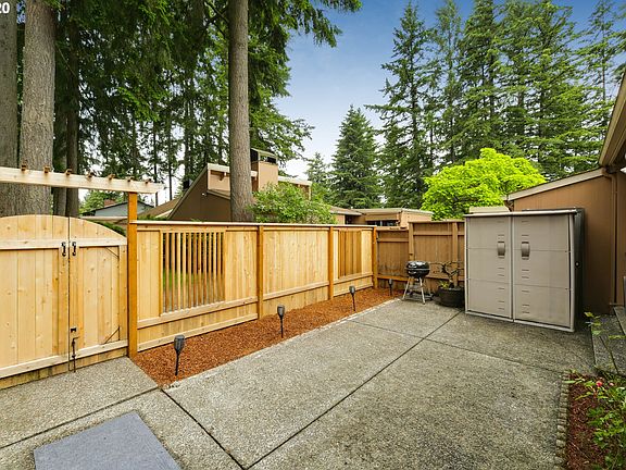 3rd image of 2106 NE 136th Ave