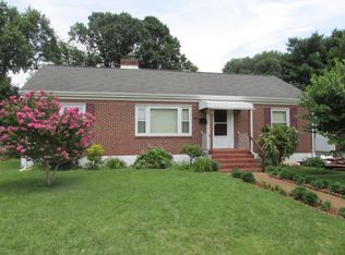 5207 Hearthstone Rd NW, Roanoke, VA 24012