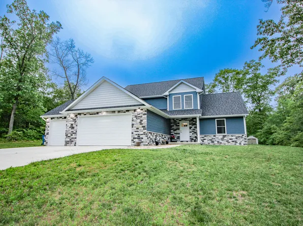 11218 Woodcrest Dr, Wheatfield, IN 46392