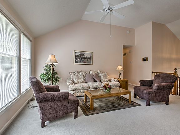 5th image of 1709 Welleslay Ln