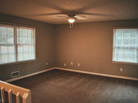 5th image of 204 Elm Dr