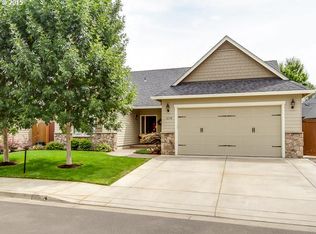 1279 S 40th Pl, Springfield, OR 97478