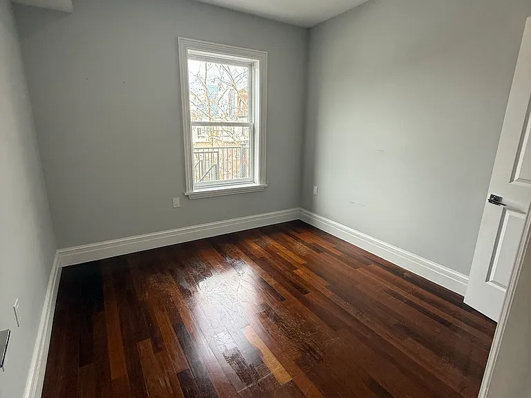 61 Erie St #3R — Photo 5