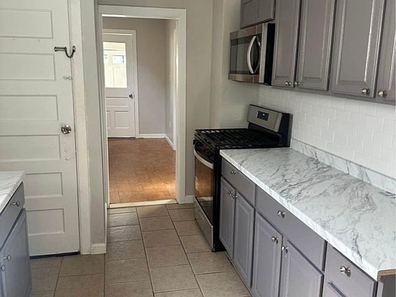 4th image of 2173 Springfield Ave