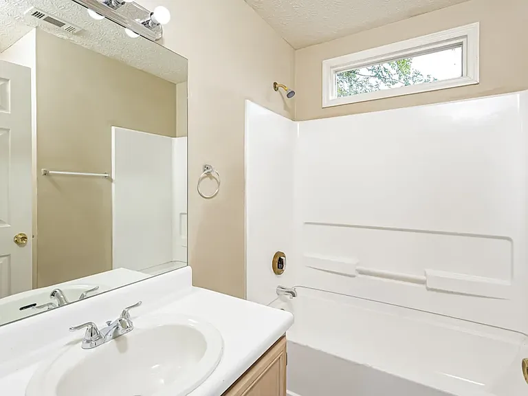 2945 Da Vinci Blvd — Photo 9
