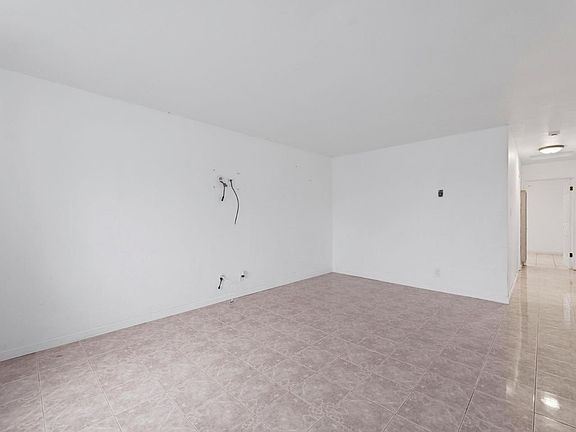 4th image of 479 Dixon Rd