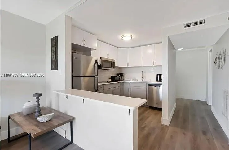 Building Photo - 3527 NE 168th St #409