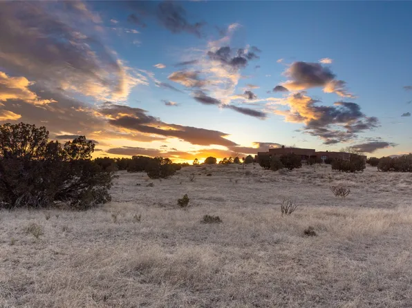 30 Calle Ventoso W, Santa Fe, NM 87506