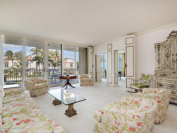 4th image of 100 Royal Palm Way APT C2