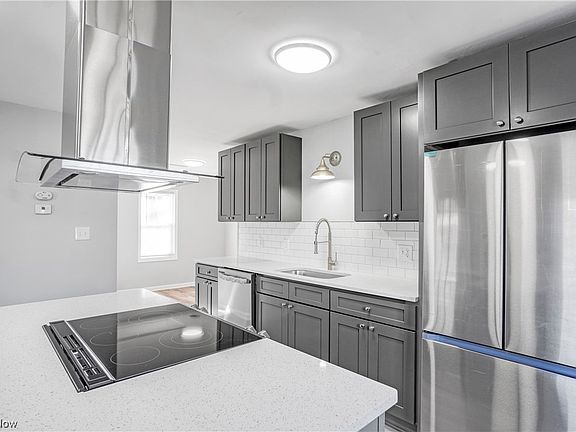 3rd image of 1334 Sebring Ave