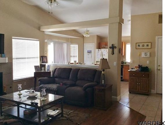 3rd image of 4025 S Dixon Dr