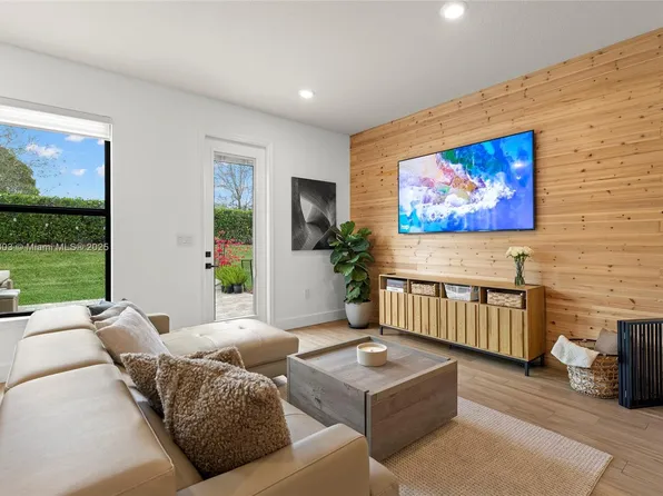 2137 Appleton Cir N, Oakland Park, FL 33309