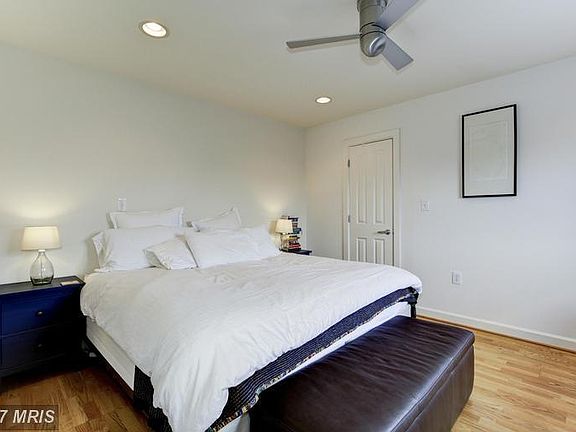 Master bedroom with walk-in closet and bathroom en-suite