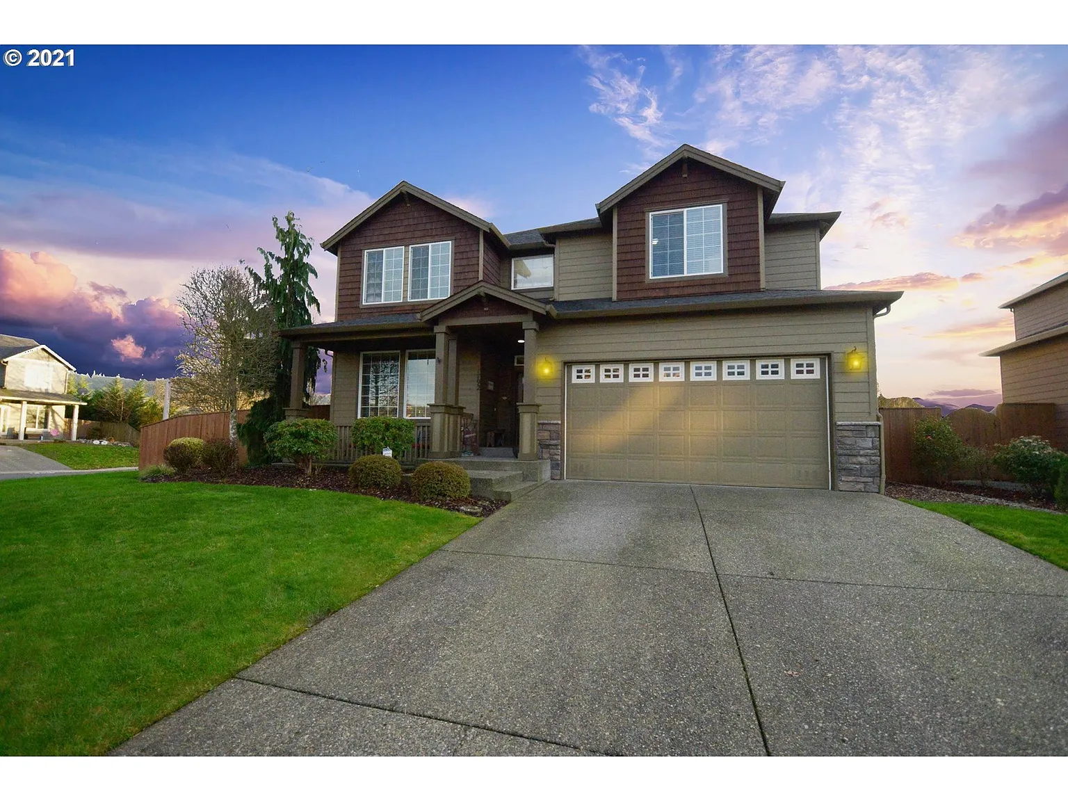 1792 Clover Ln photo 1