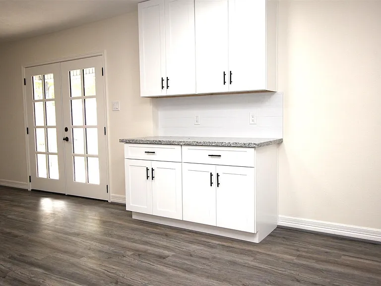805 Willow Creek Dr — Photo 11