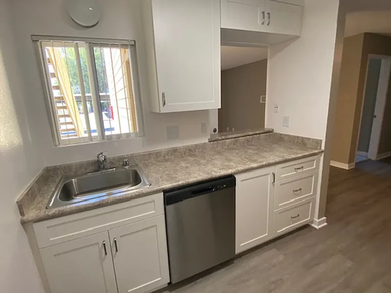 Oro Vista Apartments — Photo 13