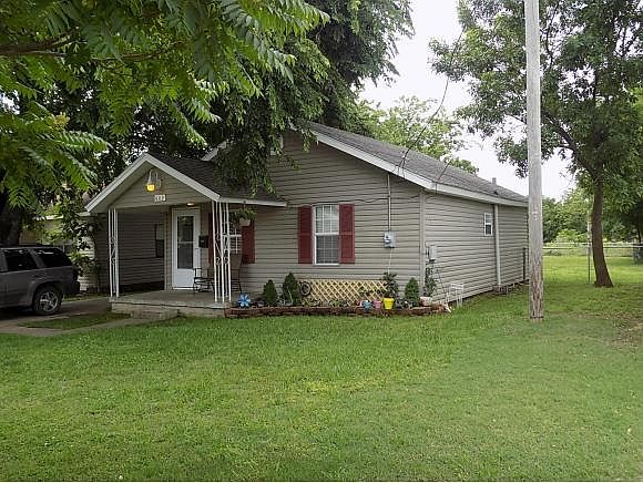 1st image of 602 E Harrison Ave