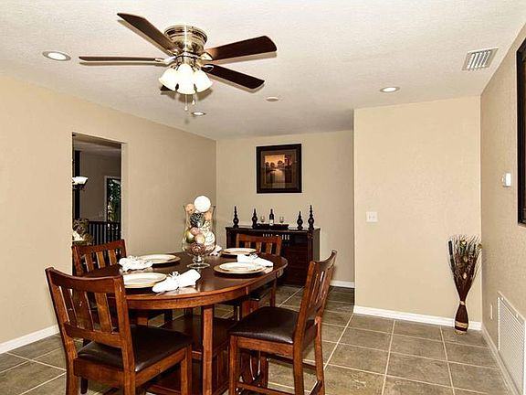 3rd image of 7106 Gateway Ct
