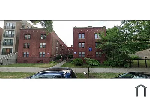 3607 S King Dr Photo 1