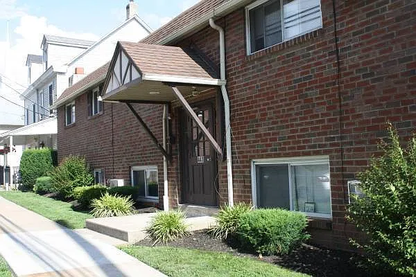 441 Ford St — Photo 11