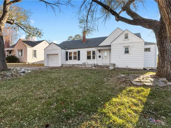 11209 Highridge Dr, Independence, MO 64052