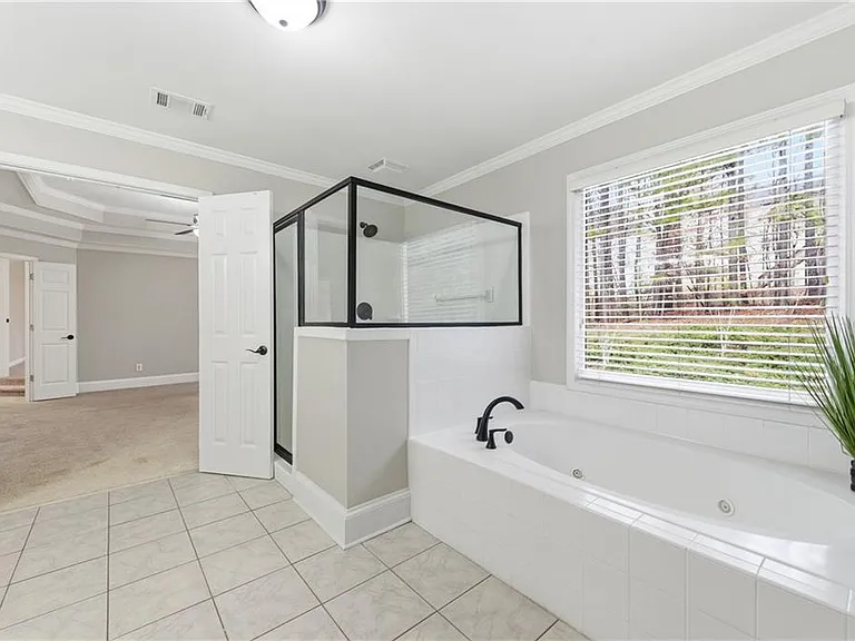 2570 Wood Creek Ct — Photo 38