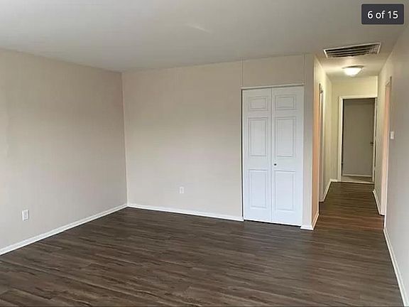 5th image of 2849 Caroline Ave