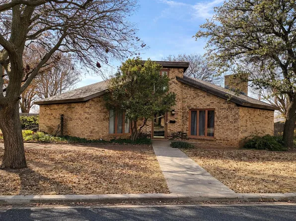 1423 Cherry Blossom Dr, Littlefield, TX 79339
