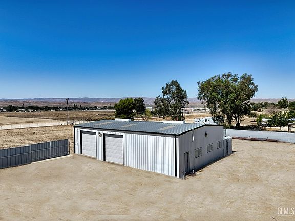 3rd image of 27580 Tamarisk Rd