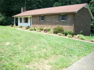 391 Farmstead Rd, Winston Salem, NC 27107