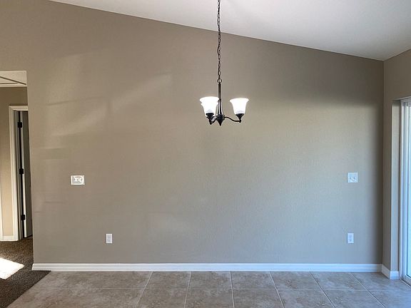 5th image of 98 Dogwood Drive Cir