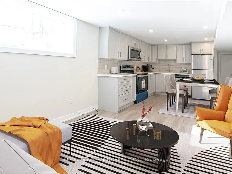 749 Upper Ottawa St #2 — Photo 1