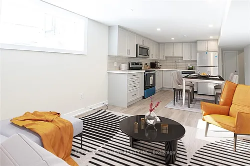 749 Upper Ottawa St #2 Photo 1