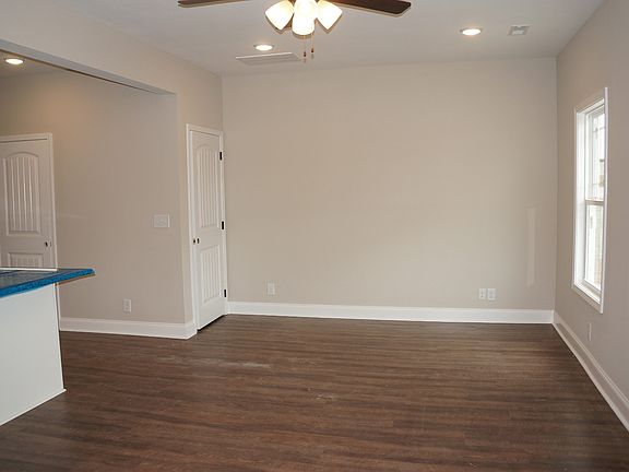 4th image of 323 Fallow Cir #1301