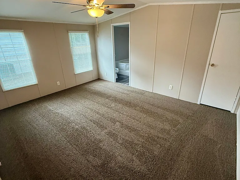2081 Chaffee Rd S — Photo 16