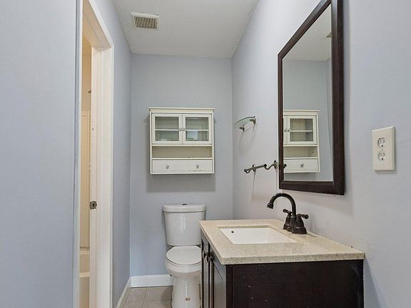 5th image of 14-3 Sacramento Court