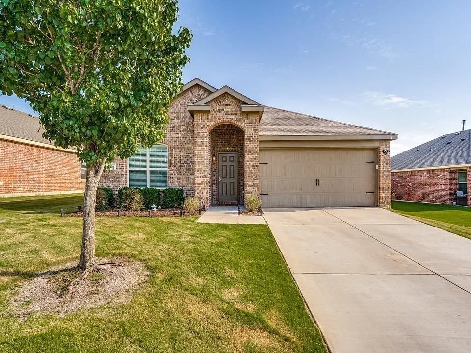 1434 Meadow Creek Dr
