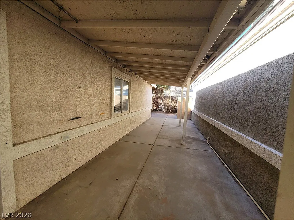3 bed, 2.0 bath, 1096 sqft, $1,709 — Photo 4