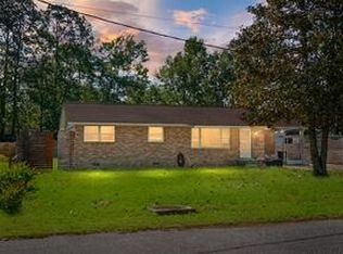 109 N Hampton St, Summerville, SC 29483
