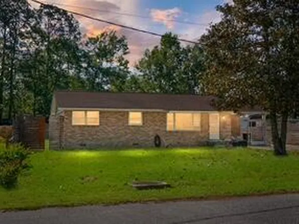 109 N Hampton St, Summerville, SC 29483